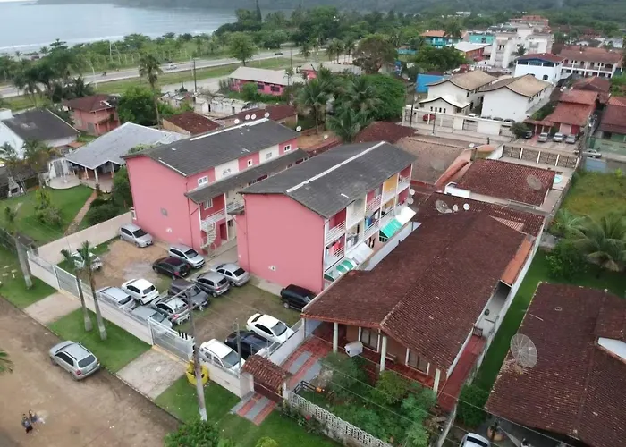 Apartamento pé na areia na Praia Maranduba